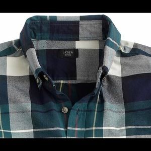 J.Crew Men’s Oxford Shirt in Green Plaid (medium)